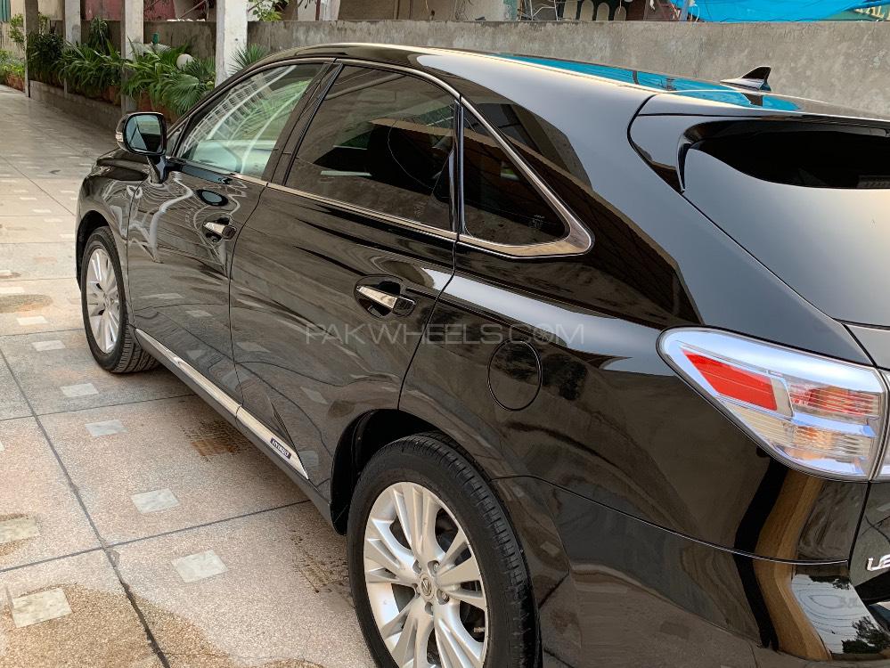 Lexus RX Series 2009 for Sale in Lahore Lexus RX Series 2009 for Sale in Lahore Image-4