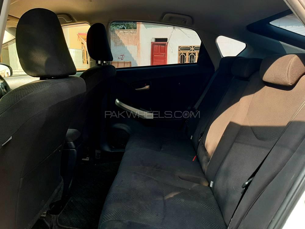 Toyota Prius 2015 for Sale in Peshawar Toyota Prius 2015 for Sale in Peshawar Image-5