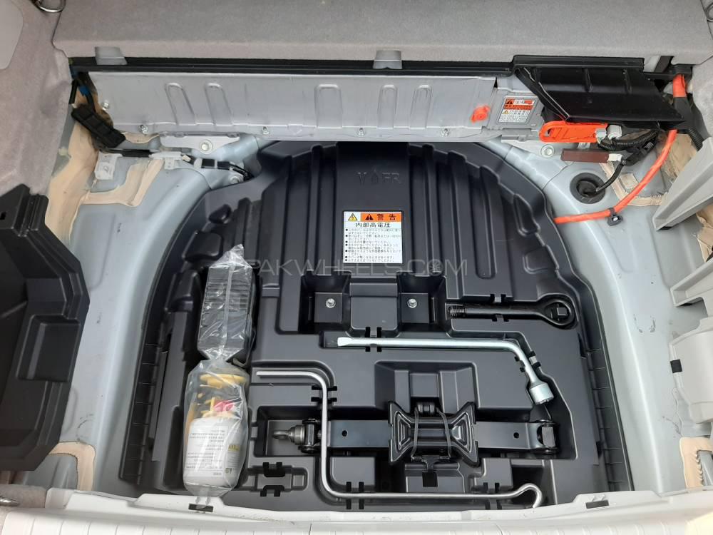 Toyota Prius 2015 for Sale in Peshawar Toyota Prius 2015 for Sale in Peshawar Image-18