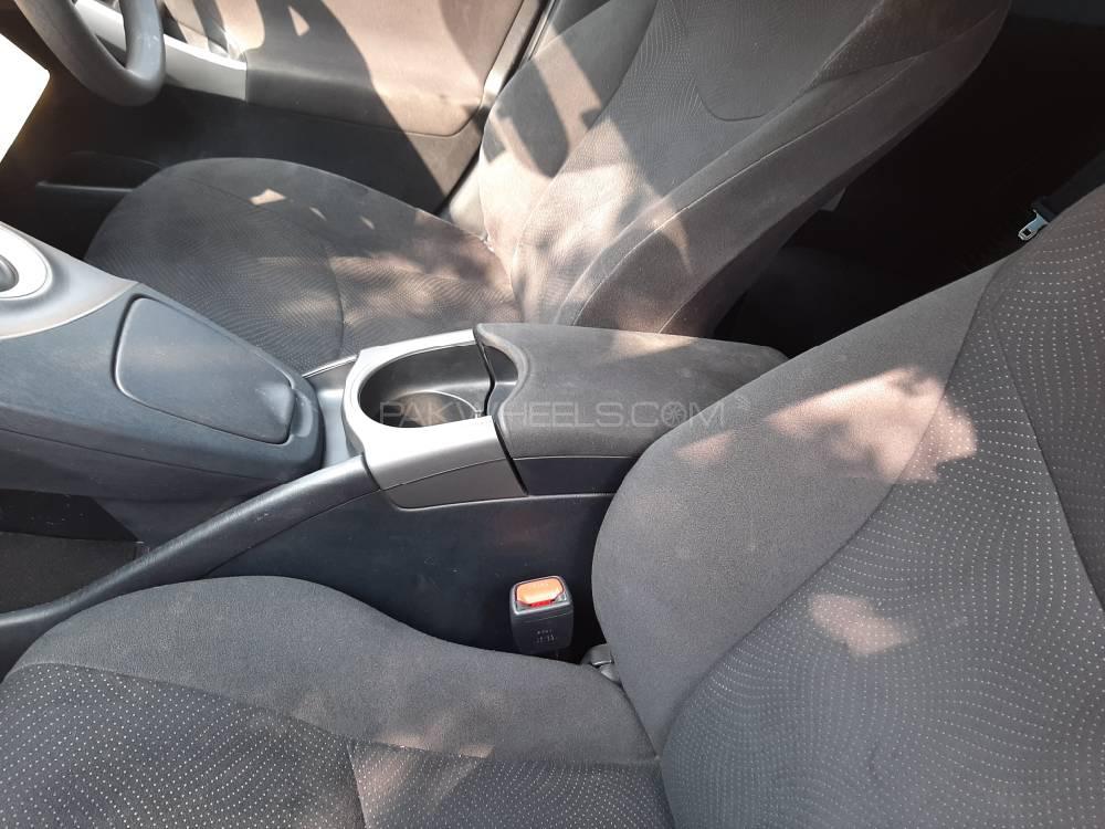 Toyota Prius 2015 for Sale in Peshawar Toyota Prius 2015 for Sale in Peshawar Image-19