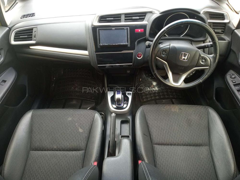 Honda Fit 2015 for Sale in Karachi Honda Fit 2015 for Sale in Karachi Image-11