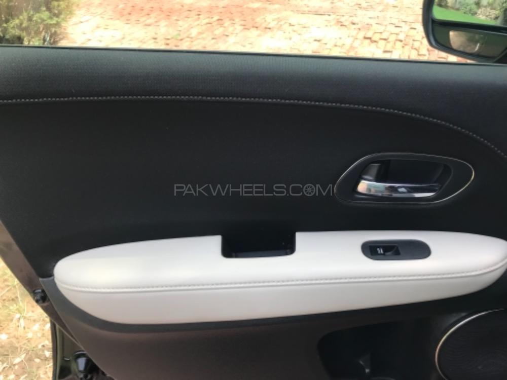 Honda Vezel 2016 for Sale in Rawalpindi Honda Vezel 2016 for Sale in Rawalpindi Image-15
