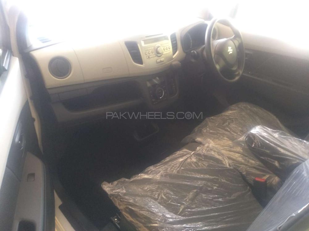 Suzuki Wagon R 2015 for Sale in Multan Suzuki Wagon R 2015 for Sale in Multan Image-4