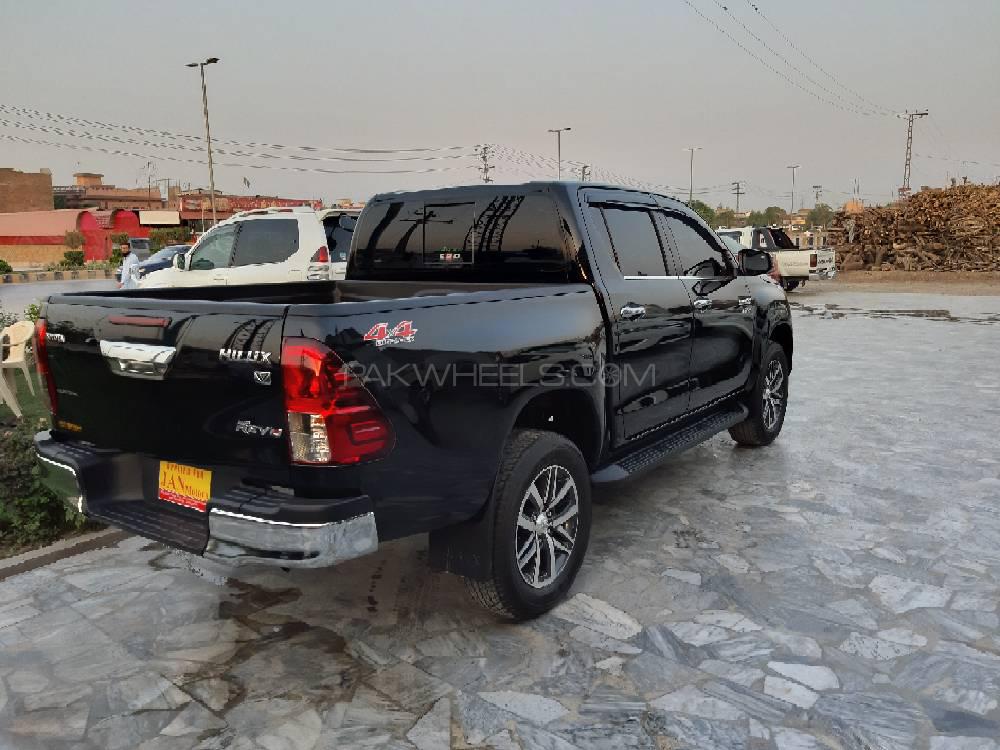 Toyota Hilux 2019 for Sale in Peshawar Toyota Hilux 2019 for Sale in Peshawar Image-12