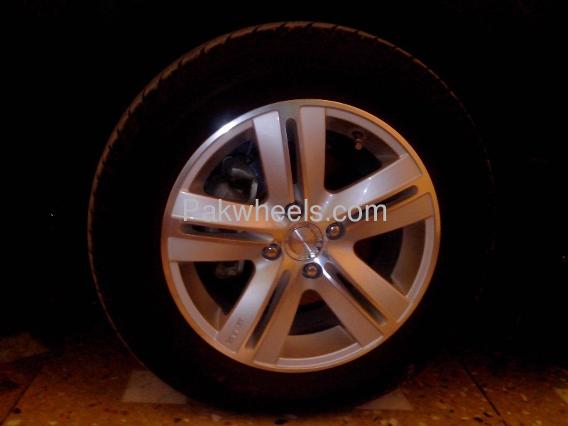 Dunlop tyres & Alloy Rims Brand New for sale Image-1