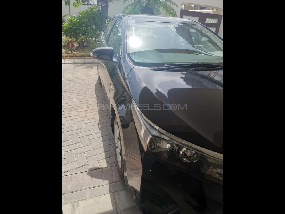 Toyota Corolla 2016 for Sale in Karachi Image-1
