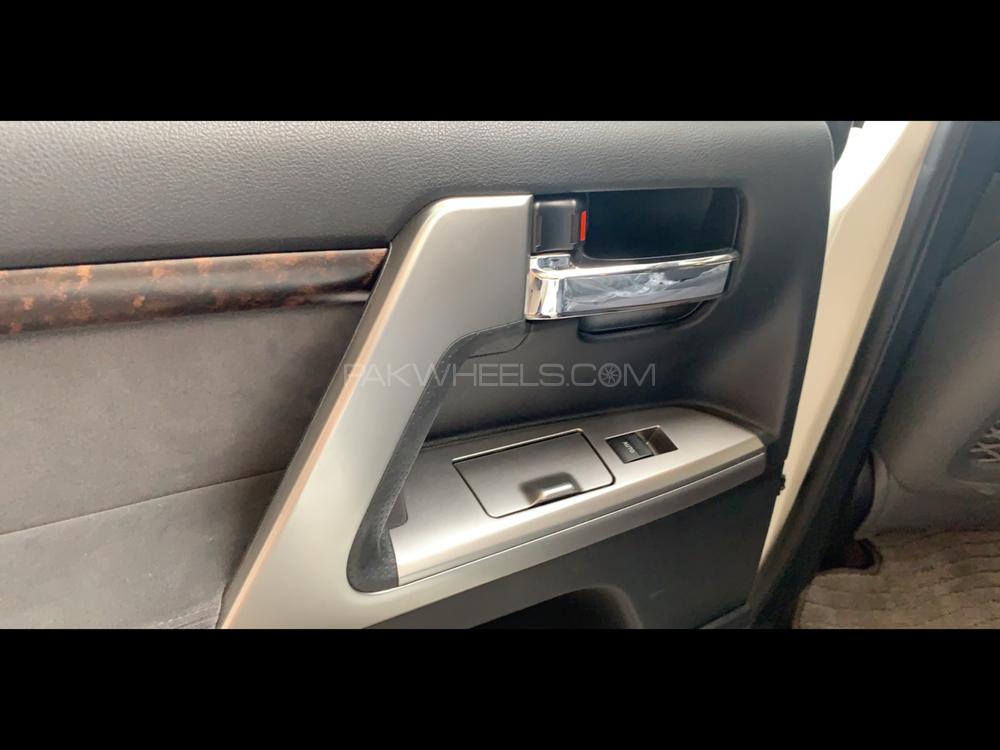 Toyota Land Cruiser 2013 for Sale in Lahore Toyota Land Cruiser 2013 for Sale in Lahore Image-13