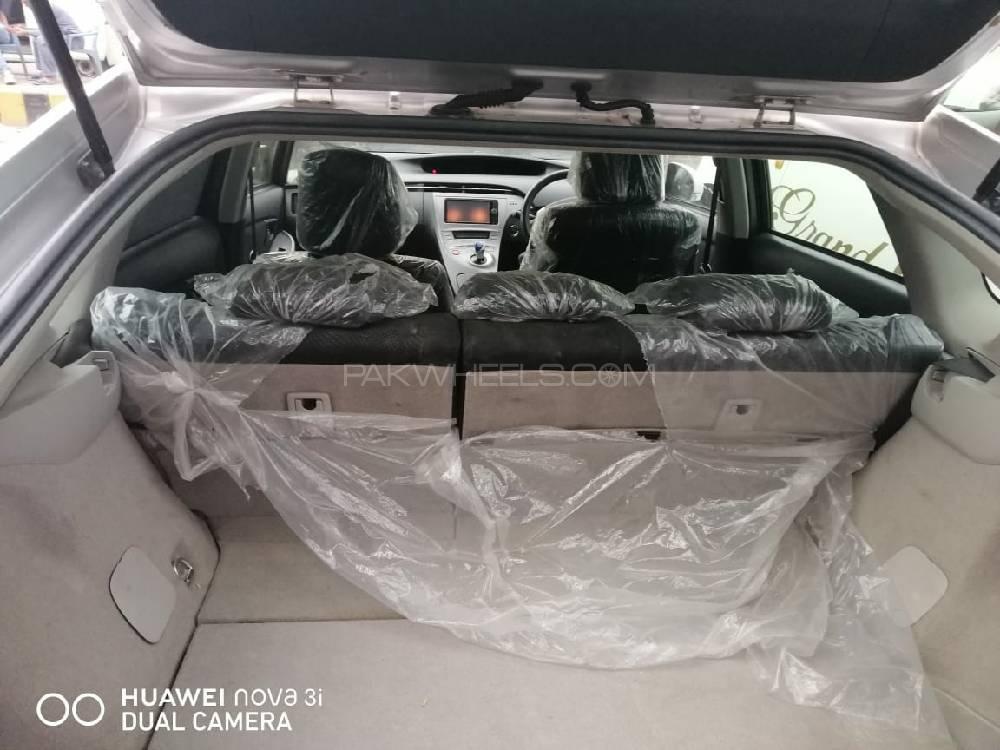 Toyota Prius 2012 for Sale in Lahore Toyota Prius 2012 for Sale in Lahore Image-5