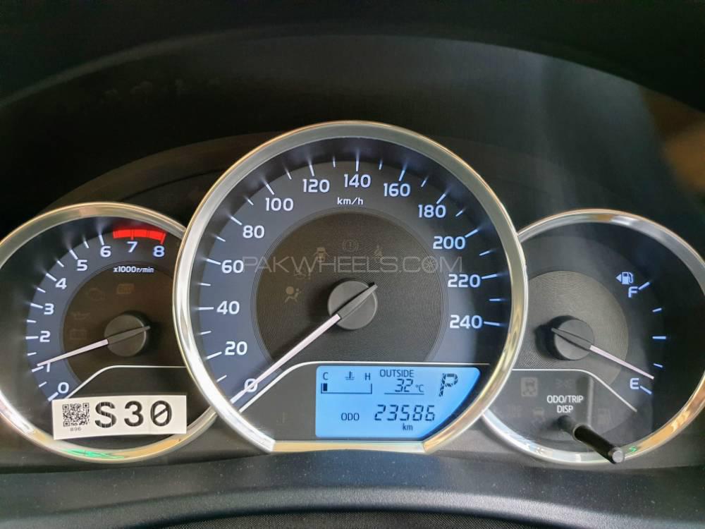 Toyota Corolla 2018 for Sale in Lahore Toyota Corolla 2018 for Sale in Lahore Image-10