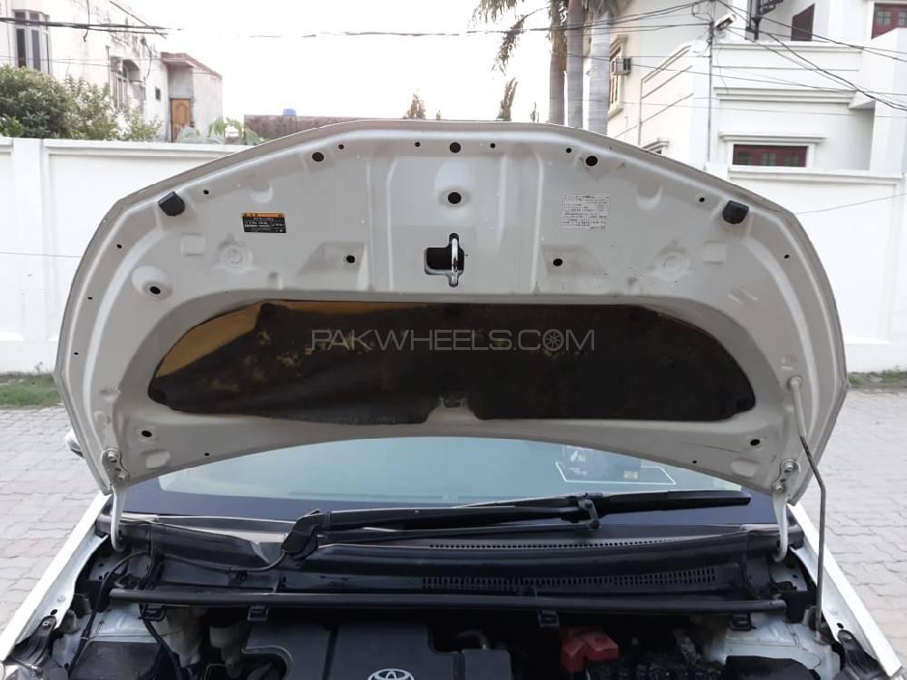 Toyota Vitz 2014 for Sale in Sialkot Toyota Vitz 2014 for Sale in Sialkot Image-13