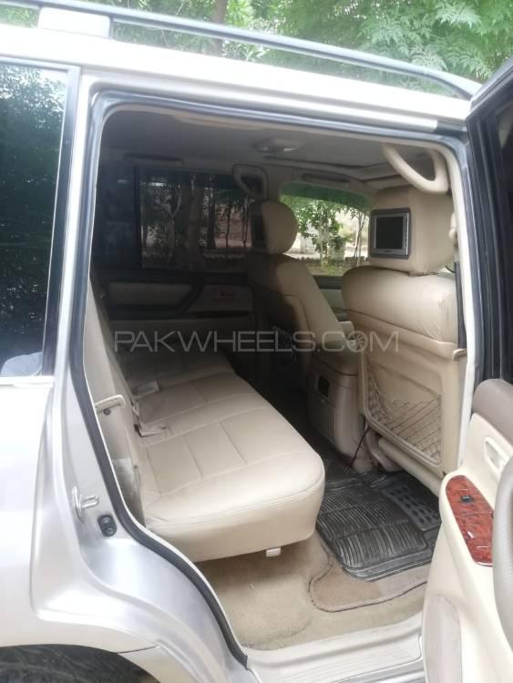 Toyota Land Cruiser 2001 for Sale in Sheikhupura Toyota Land Cruiser 2001 for Sale in Sheikhupura Image-3