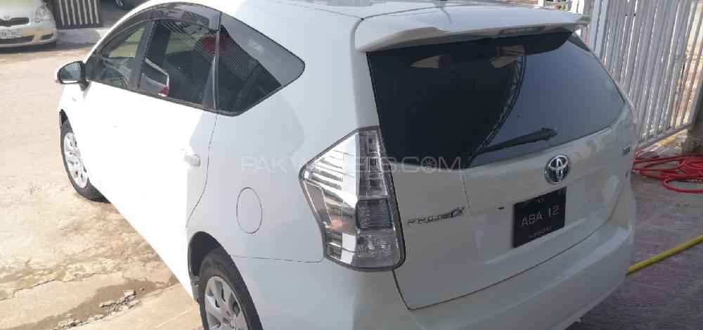 Toyota Prius Alpha 2012 for Sale in Peshawar Toyota Prius Alpha 2012 for Sale in Peshawar Image-2