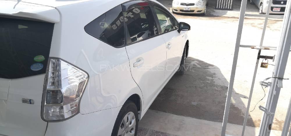 Toyota Prius Alpha 2012 for Sale in Peshawar Toyota Prius Alpha 2012 for Sale in Peshawar Image-3