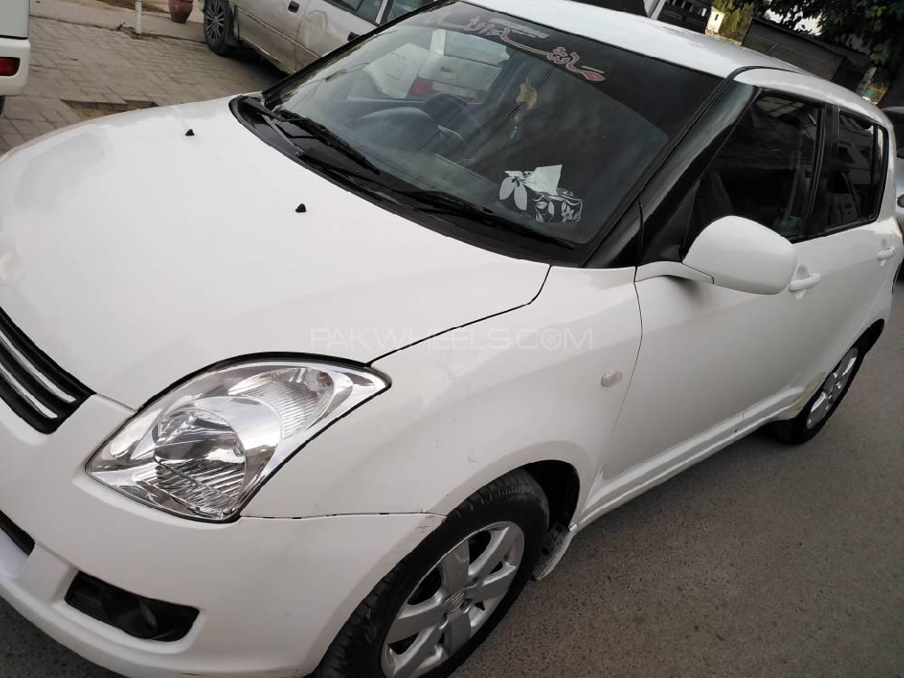 Suzuki Swift 2013 for Sale in Karachi Suzuki Swift 2013 for Sale in Karachi Image-2