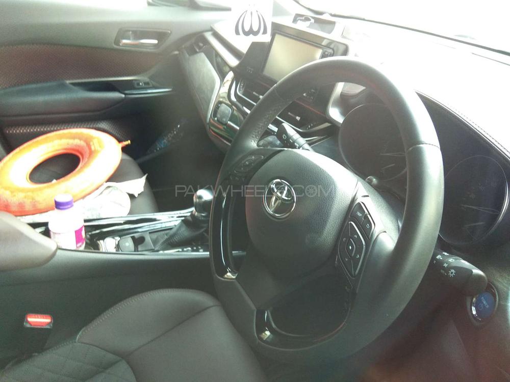 Toyota C-HR 2017 for Sale in Lahore Toyota C-HR 2017 for Sale in Lahore Image-6