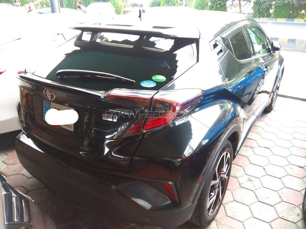 Toyota C-HR 2017 for Sale in Lahore Toyota C-HR 2017 for Sale in Lahore Image-12