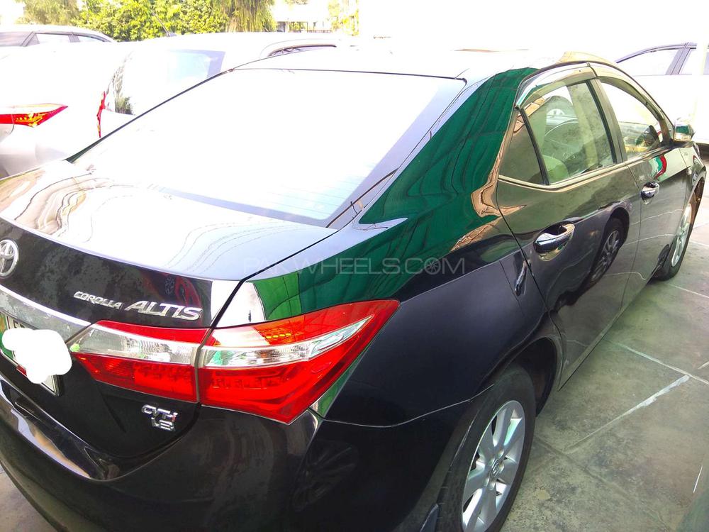 Toyota Corolla 2015 for Sale in Lahore Toyota Corolla 2015 for Sale in Lahore Image-12