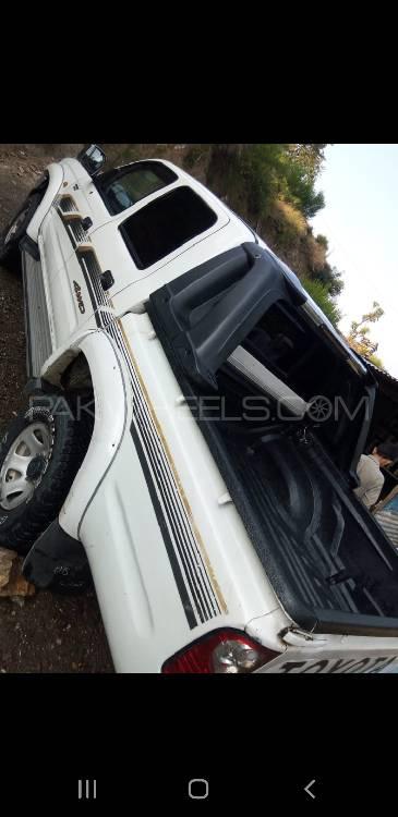Toyota Hilux 2004 for Sale in Abbottabad Image-1