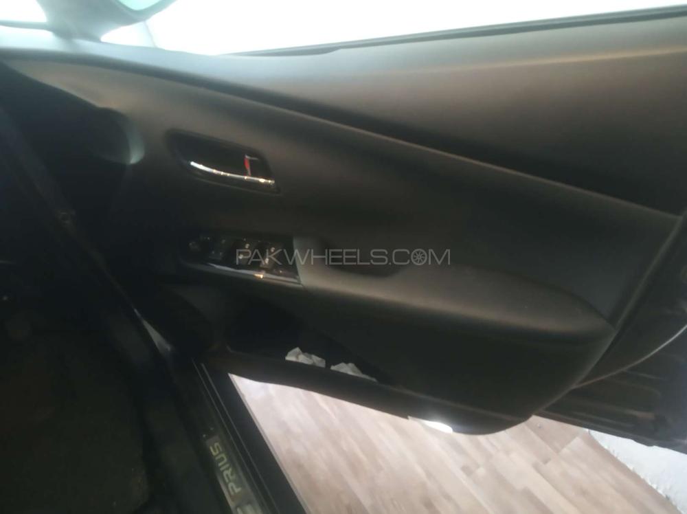 Toyota Prius 2016 for Sale in Faisalabad Toyota Prius 2016 for Sale in Faisalabad Image-5