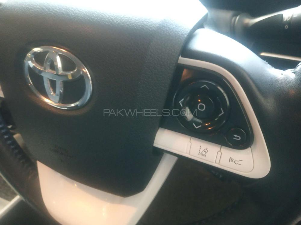 Toyota Prius 2016 for Sale in Faisalabad Toyota Prius 2016 for Sale in Faisalabad Image-8