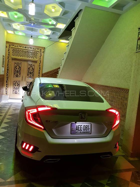 Honda Civic - 2017  Honda Civic - 2017  Image-2