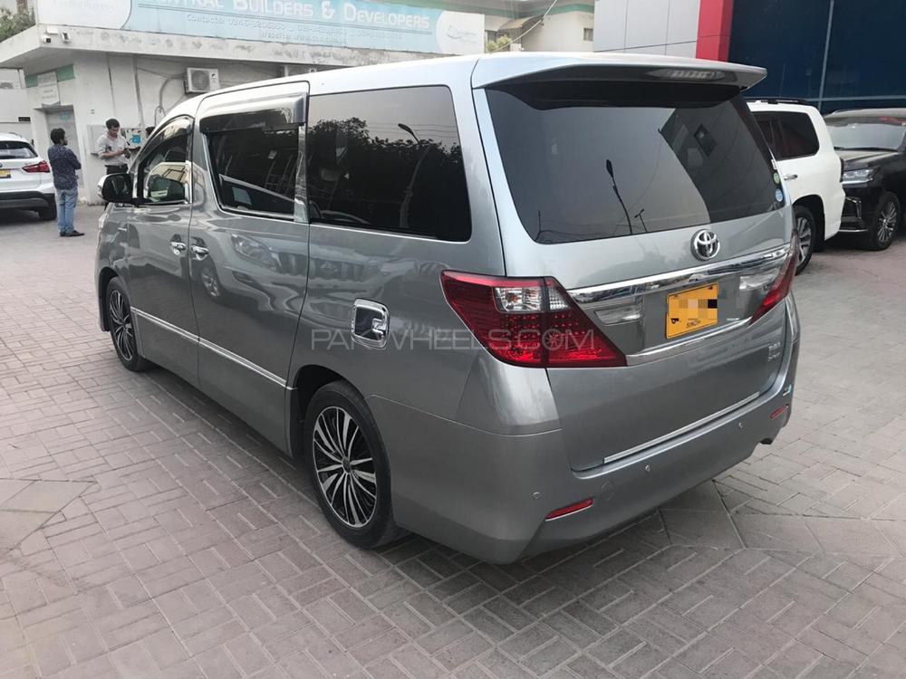 Toyota Alphard Hybrid 2012 for Sale in Karachi Toyota Alphard Hybrid 2012 for Sale in Karachi Image-6