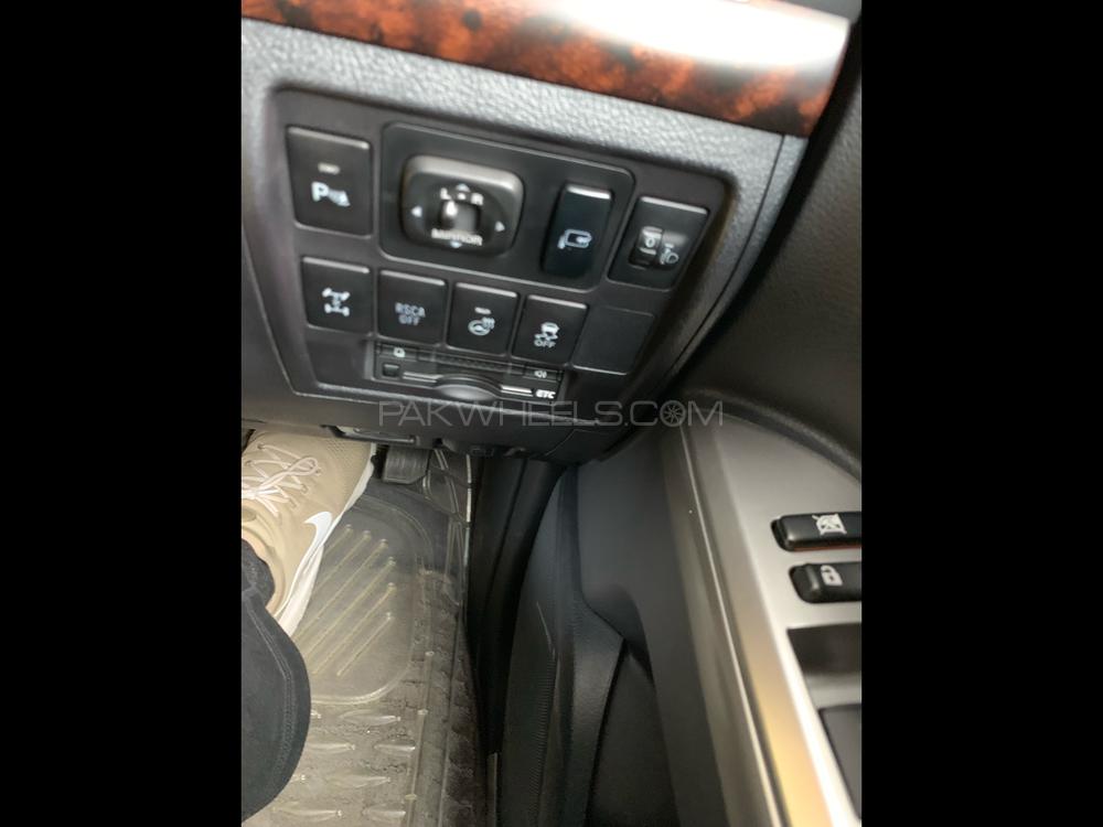 Toyota Land Cruiser 2012 for Sale in Karachi Toyota Land Cruiser 2012 for Sale in Karachi Image-14