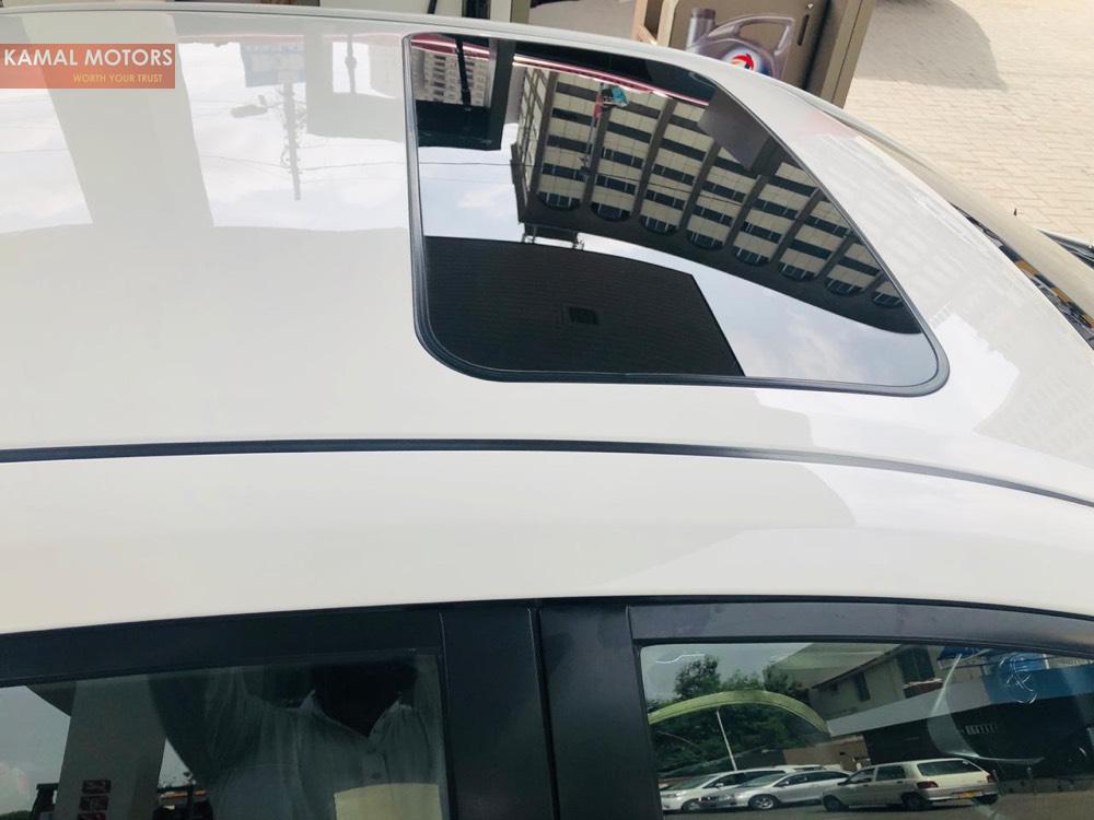 Toyota Corolla 2018 for Sale in Karachi Toyota Corolla 2018 for Sale in Karachi Image-5