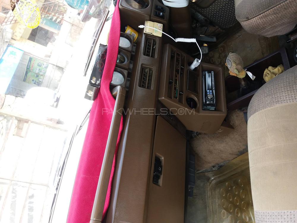 Mitsubishi Pajero 1985 for Sale in Peshawar Mitsubishi Pajero 1985 for Sale in Peshawar Image-3