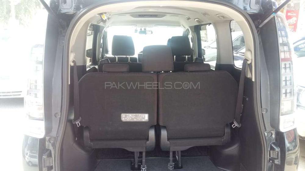 Toyota Voxy 2015 for Sale in Islamabad Toyota Voxy 2015 for Sale in Islamabad Image-5