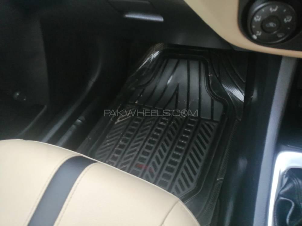 Toyota Corolla 2018 for Sale in Sahiwal Toyota Corolla 2018 for Sale in Sahiwal Image-3