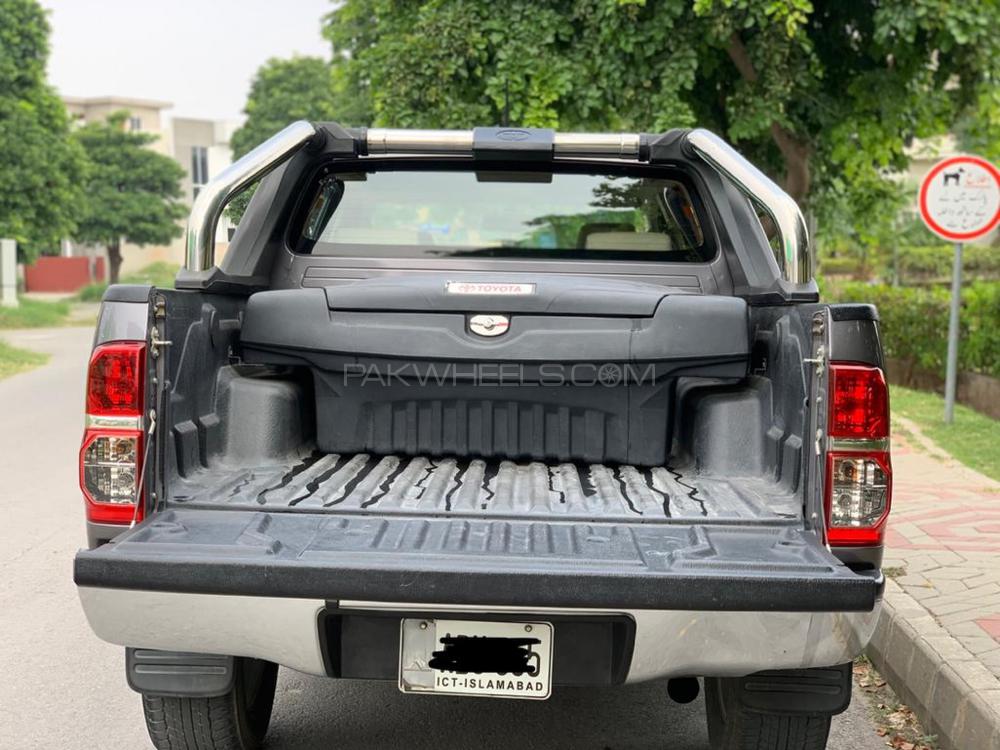 Toyota Hilux 2016 for Sale in Islamabad Toyota Hilux 2016 for Sale in Islamabad Image-7