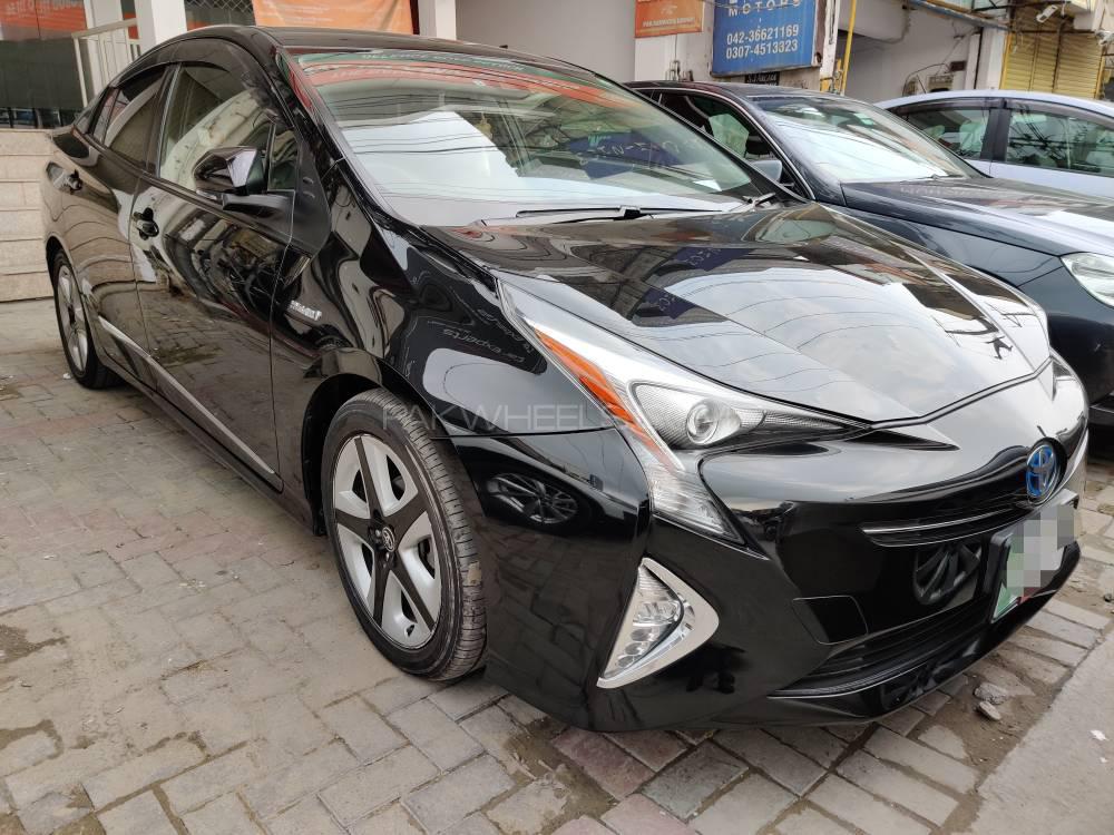Toyota Prius 2016 for Sale in Lahore Toyota Prius 2016 for Sale in Lahore Image-5