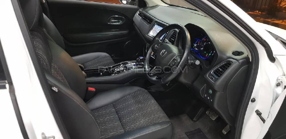 Honda Vezel 2015 for Sale in Peshawar Honda Vezel 2015 for Sale in Peshawar Image-11