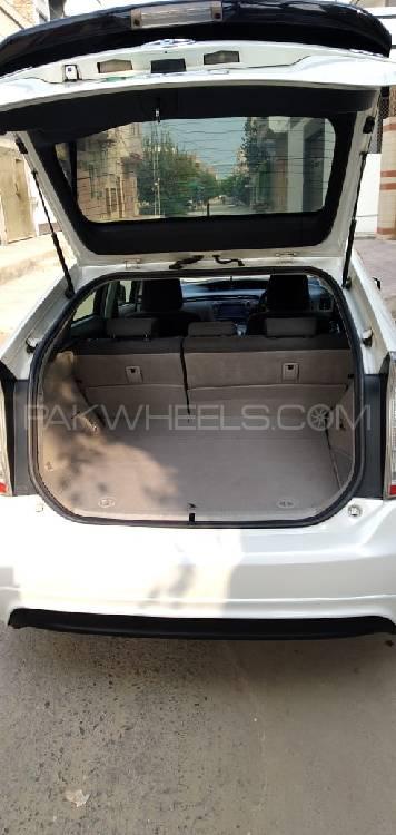 Toyota Prius 2011 for Sale in Arifwala Toyota Prius 2011 for Sale in Arifwala Image-8