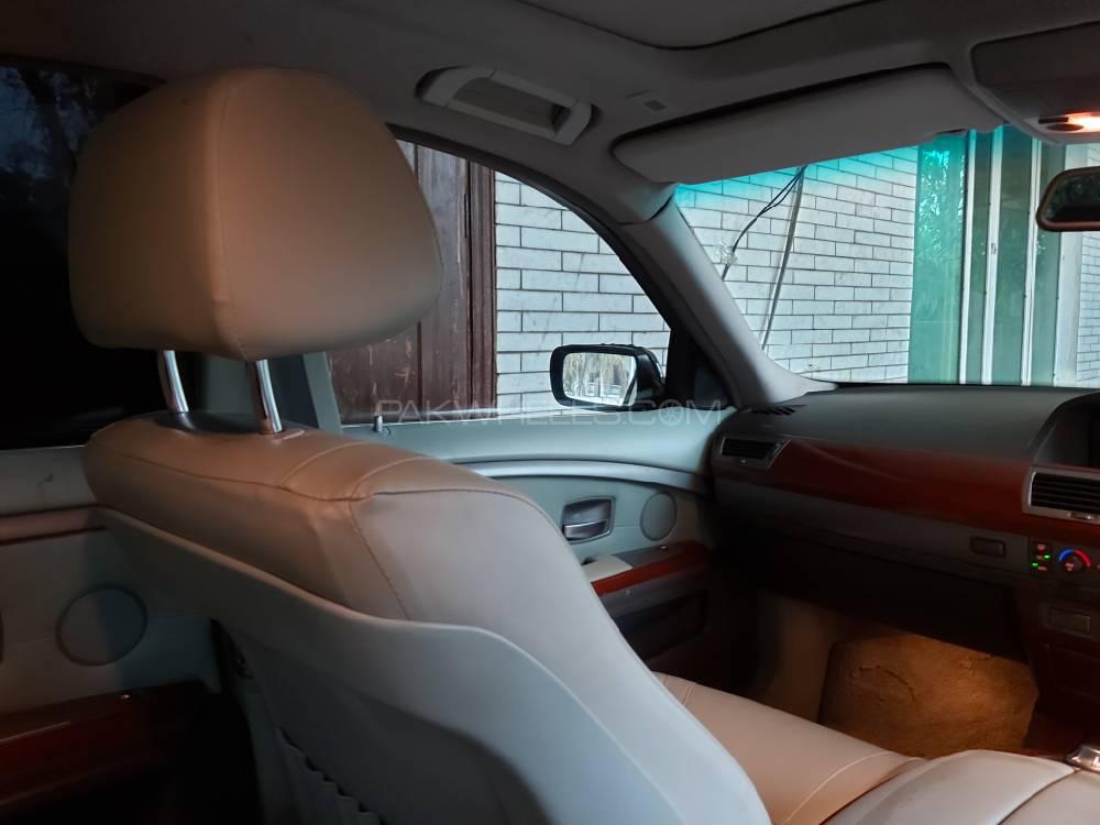 BMW 7 Series 2003 for Sale in Islamabad BMW 7 Series 2003 for Sale in Islamabad Image-11