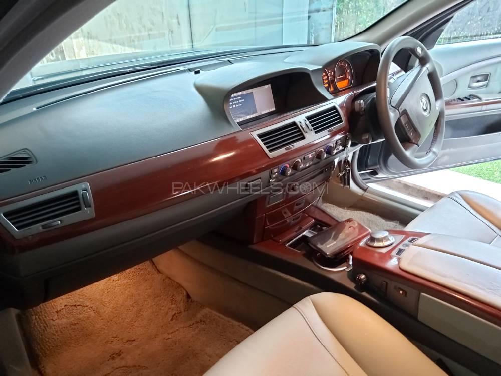 BMW 7 Series 2003 for Sale in Islamabad BMW 7 Series 2003 for Sale in Islamabad Image-16