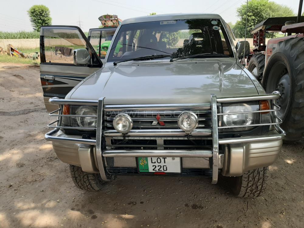 Mitsubishi Pajero 1993 for Sale in Muzaffar Gargh Mitsubishi Pajero 1993 for Sale in Muzaffar Gargh Image-10