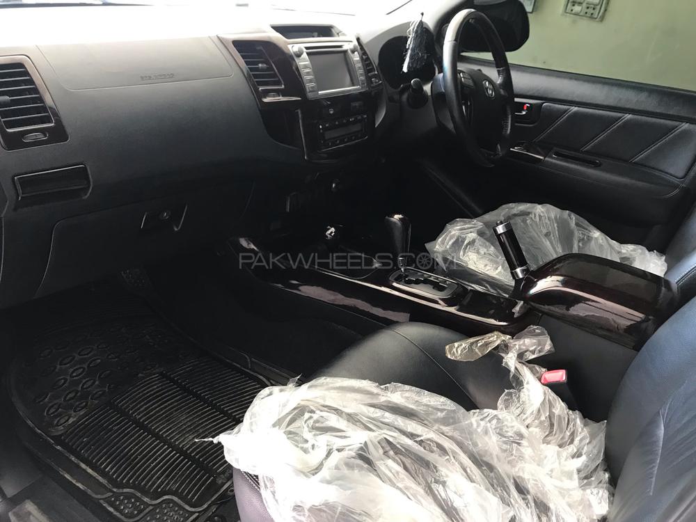 Toyota Hilux 2014 for Sale in Lahore Toyota Hilux 2014 for Sale in Lahore Image-7