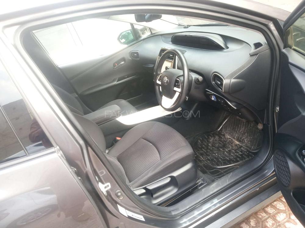 Toyota Prius 2016 for Sale in Faisalabad Toyota Prius 2016 for Sale in Faisalabad Image-4