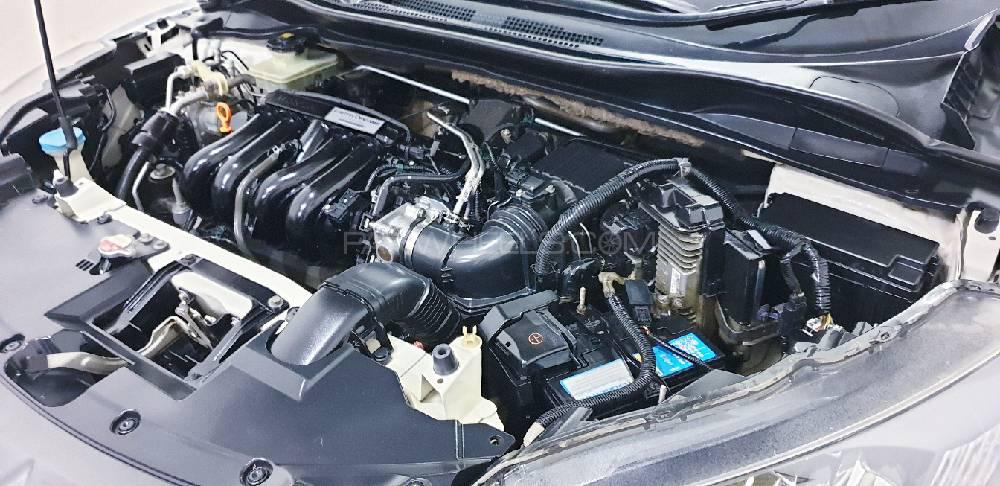 Honda Vezel 2015 for Sale in Karachi Honda Vezel 2015 for Sale in Karachi Image-18