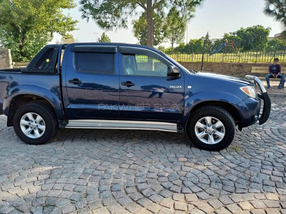 Toyota Hilux 2007 for Sale in Islamabad Toyota Hilux 2007 for Sale in Islamabad Image-3