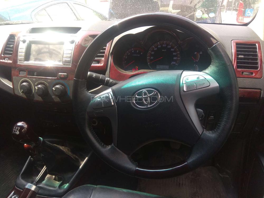 Toyota Hilux 2014 for Sale in Karachi Toyota Hilux 2014 for Sale in Karachi Image-7