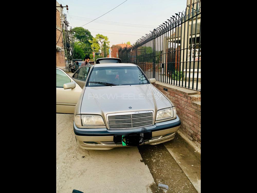 Mercedes Benz C Class Estate 1998 for Sale in Islamabad Image-1