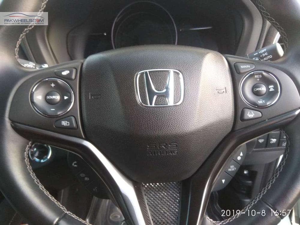 Honda Vezel 2018 for Sale in Lahore Honda Vezel 2018 for Sale in Lahore Image-12