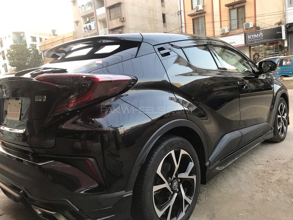 Toyota C-HR 2017 for Sale in Karachi Toyota C-HR 2017 for Sale in Karachi Image-8