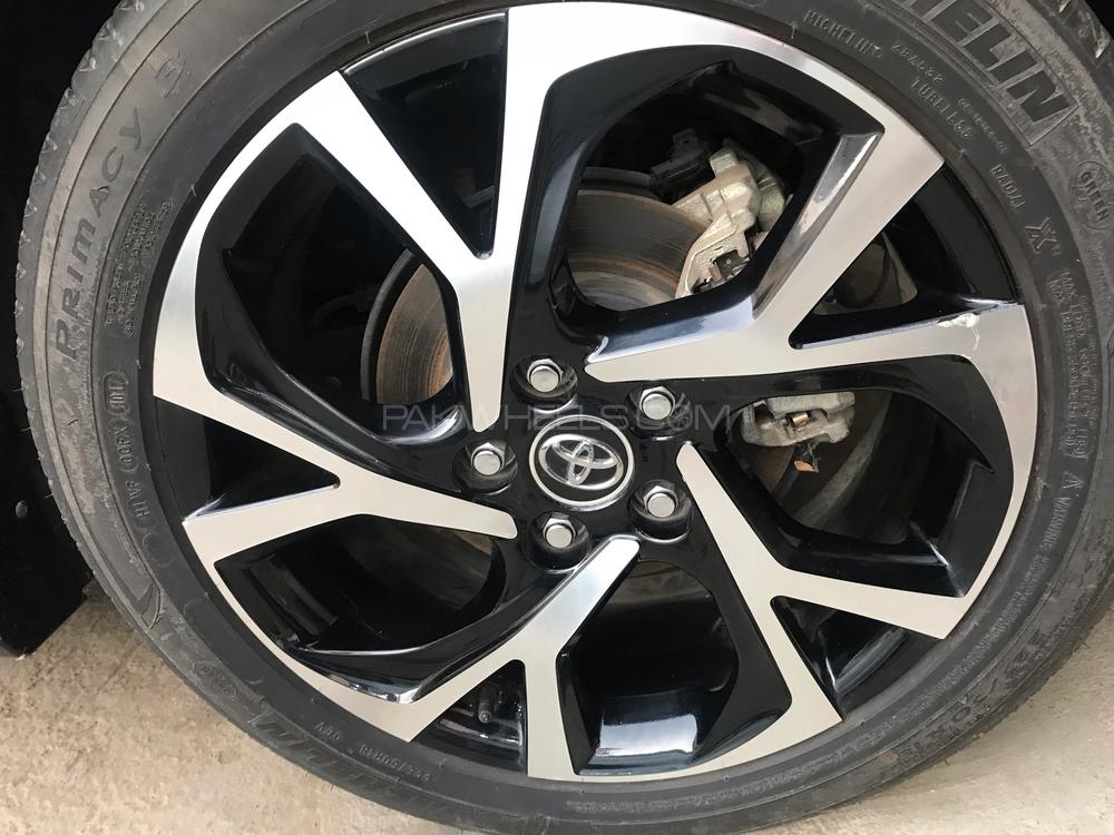 Toyota C-HR 2017 for Sale in Karachi Toyota C-HR 2017 for Sale in Karachi Image-16