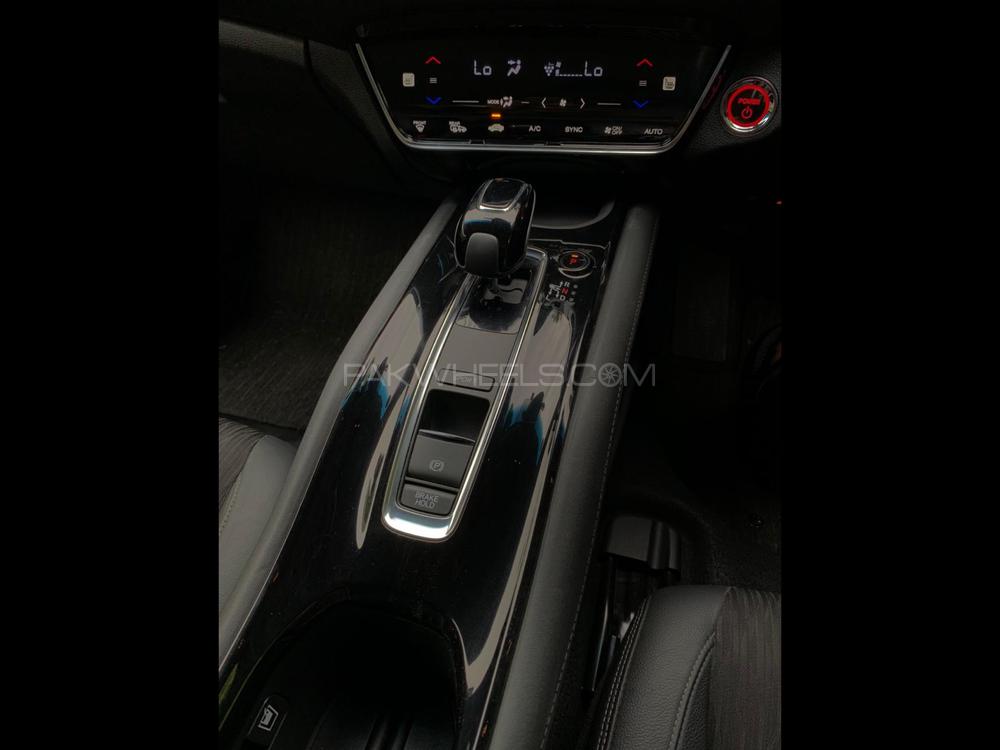 Honda Vezel 2018 for Sale in Lahore Honda Vezel 2018 for Sale in Lahore Image-11