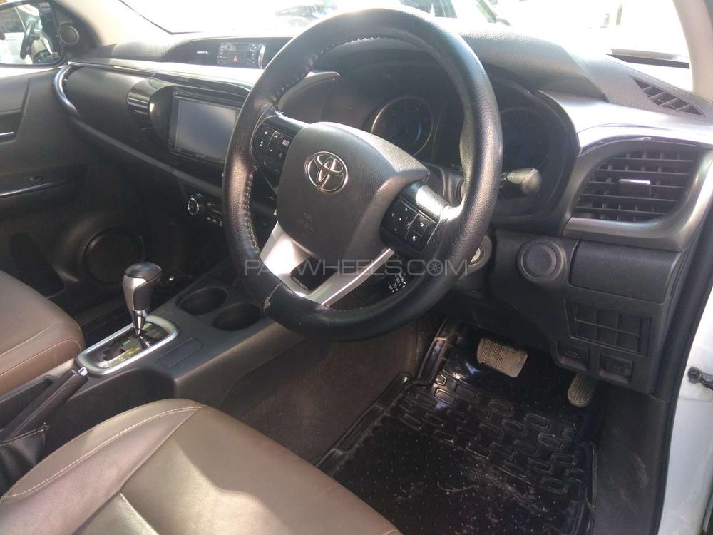 Toyota Hilux 2016 for Sale in Karachi Toyota Hilux 2016 for Sale in Karachi Image-3