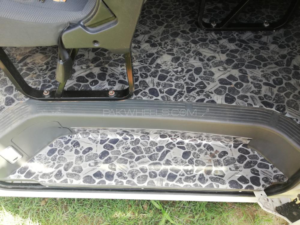 Toyota Hiace 2013 for Sale in Jhelum Toyota Hiace 2013 for Sale in Jhelum Image-3